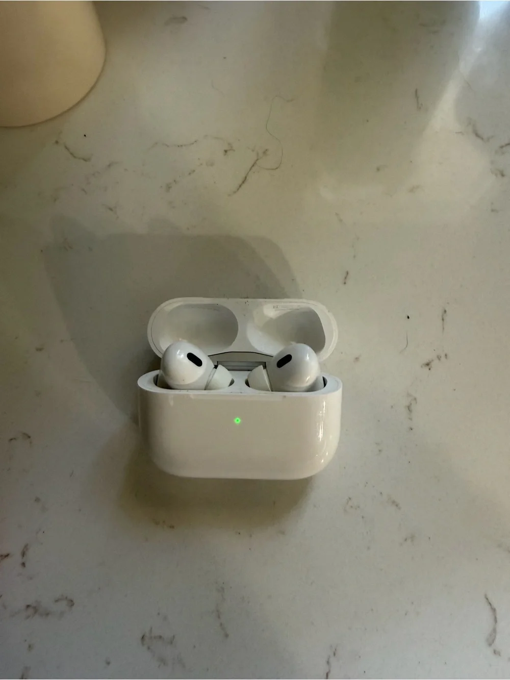 Air Pods 2 *Lightning Charger*